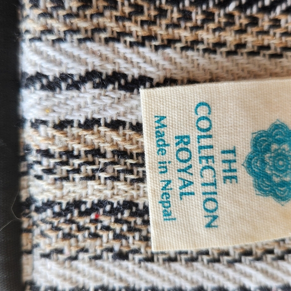 Earthbound Trading handmade handcrafted in Nepal, clutch, EB, NEW wallet - Picture 4 of 7